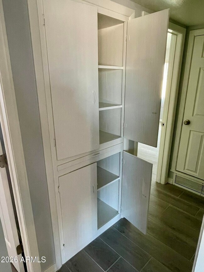 Building Photo - 7519 N 59th Ln