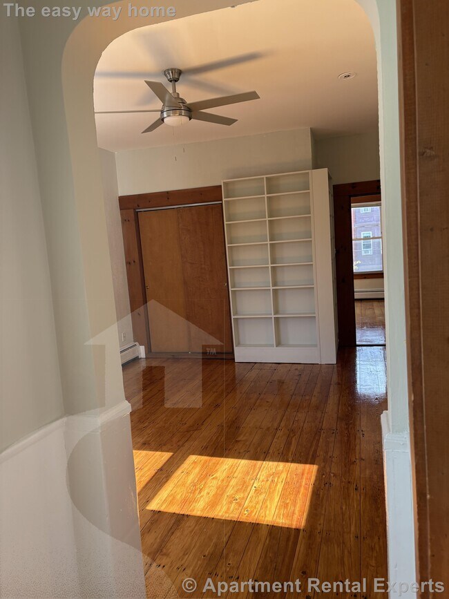 Building Photo - 361 Beacon St