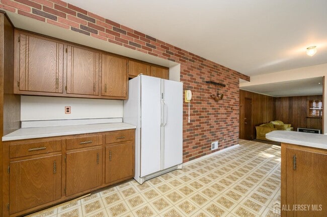 Building Photo - 3996 Park Ave