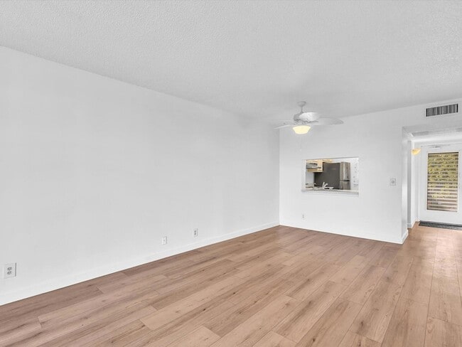Building Photo - 9470 Poinciana Pl