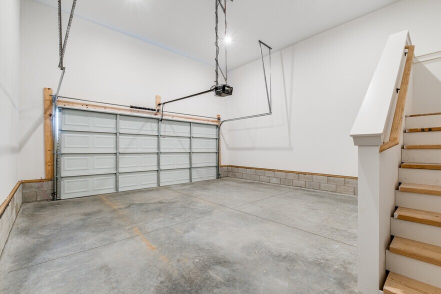 Building Photo - 153 Oasis Dr