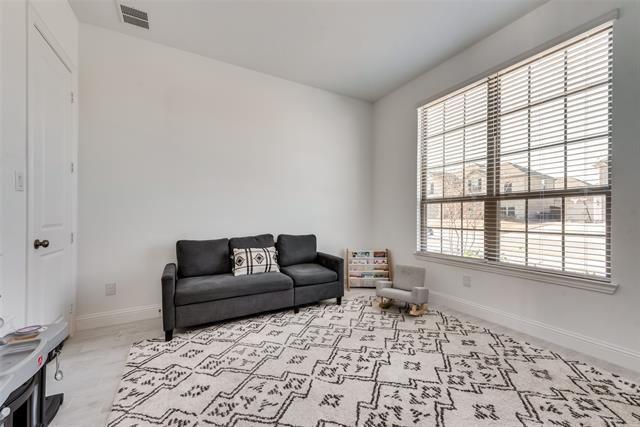 Building Photo - 901 Gold Finch Ln