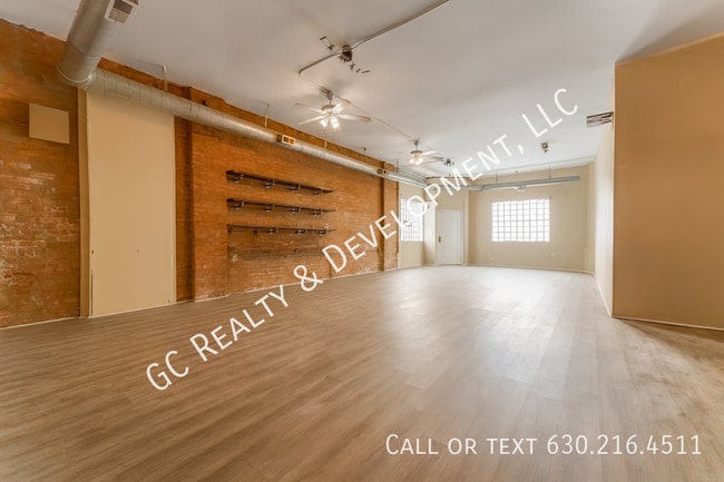 Building Photo - 3328 W Chicago Ave