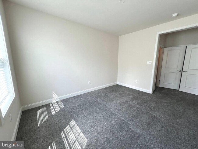 Building Photo - 2634 Dragon Fly Way