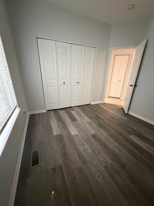 Building Photo - 14121 Faulkner Ct