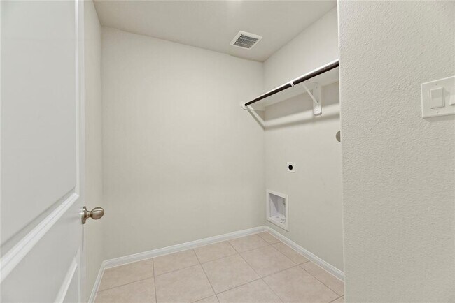 Building Photo - 839 Sarasota Shore Dr