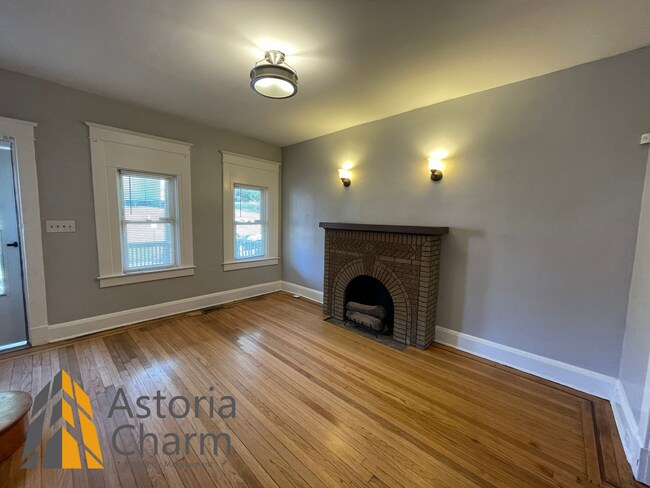 Building Photo - 2 Bedroom + Den with Finished Basement & Fenced Yard