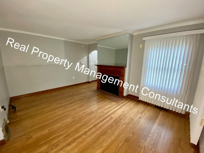 Building Photo - Adorable & Completely Remodeled 2 bedroom - Live Security Deposit Free with Obligo