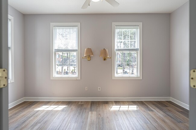 Building Photo - 1733 Woodbrooke Dr