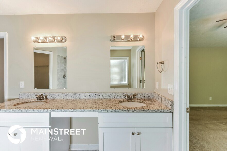 Building Photo - 3909 Wintersweet Dr