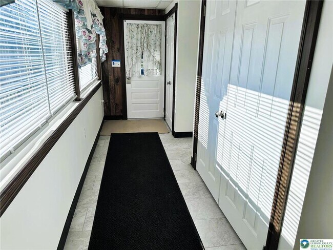 Building Photo - 3450 W Columbia St