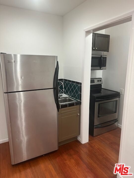 Building Photo - 840 S Bedford St