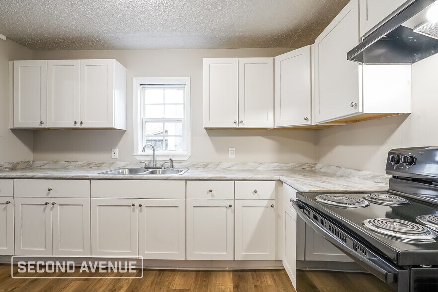 Building Photo - 1225 15th St SW