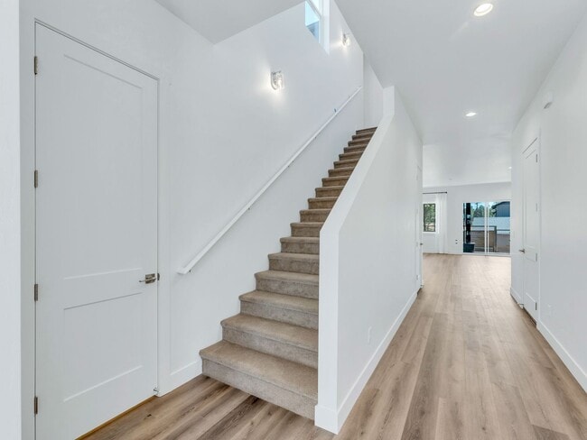 Building Photo - Gorgeous Flagstaff Property