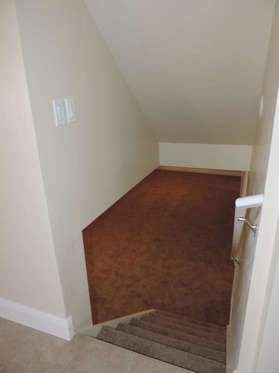 Building Photo - Dog Friendly - 4 Bedroom with Granite Counter tops.