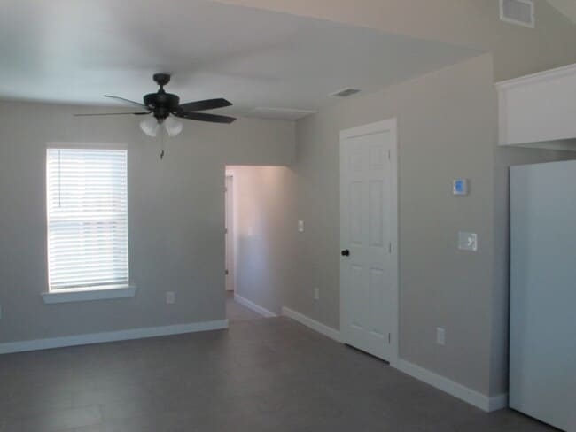 Building Photo - 412 Lucille St