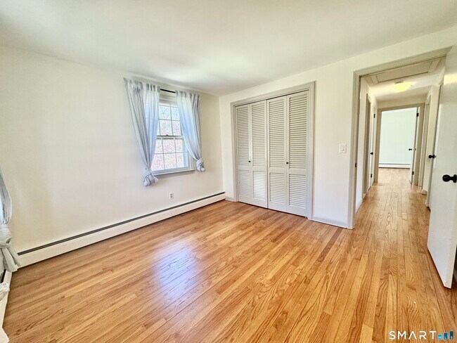 Building Photo - 14 Bower Rd