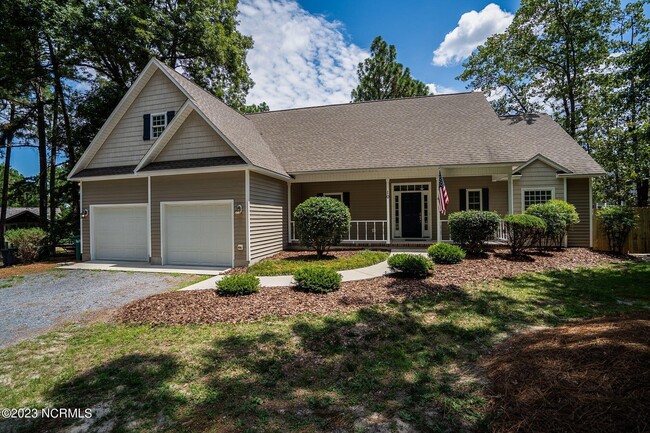 Primary Photo - 10 Red Cedar Ln