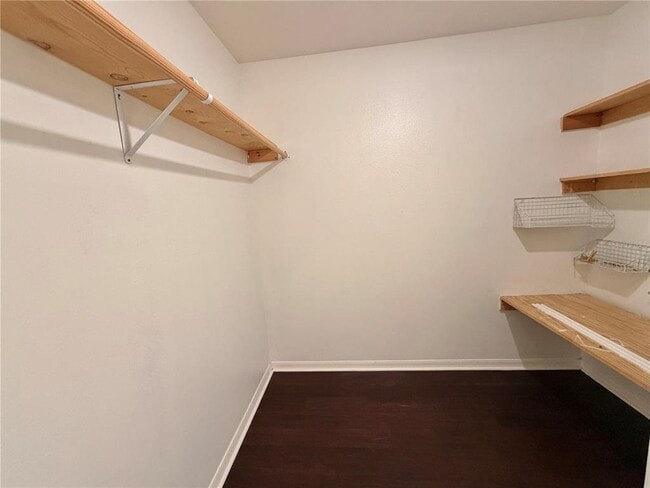 Building Photo - 16215 Bridgecrossing Dr