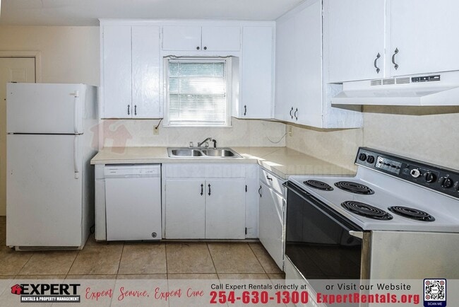 Building Photo - Charming 3 Bedroom Home Located in Coppera...