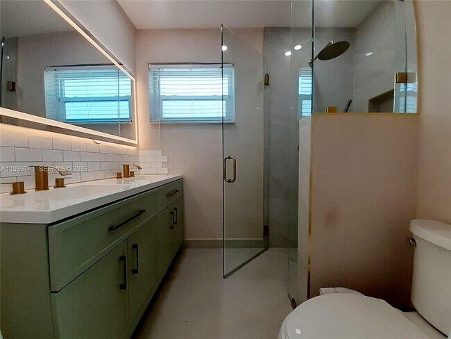 Building Photo - 2109 N Park Rd