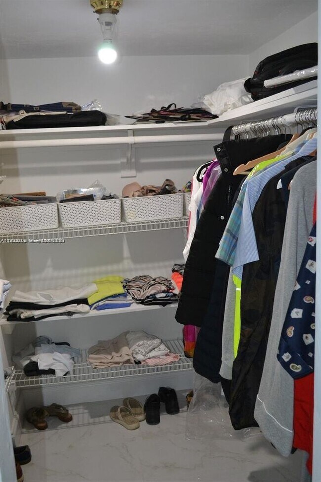 Building Photo - 3850 Galt Ocean Dr