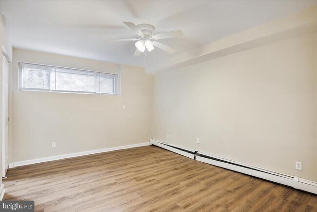 Building Photo - 702 Chaney Dr