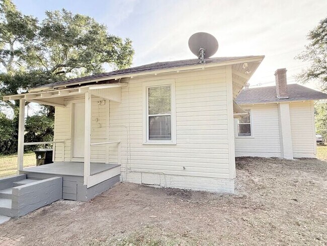 Building Photo - 218 Seamarge Ln