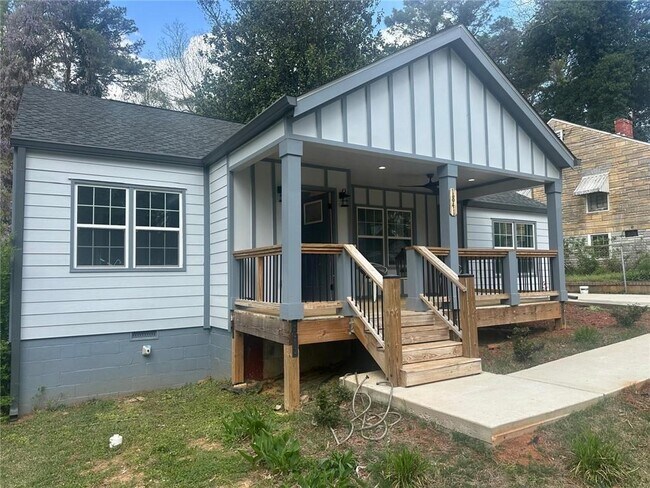 Building Photo - 1841 Bayberry Dr SW