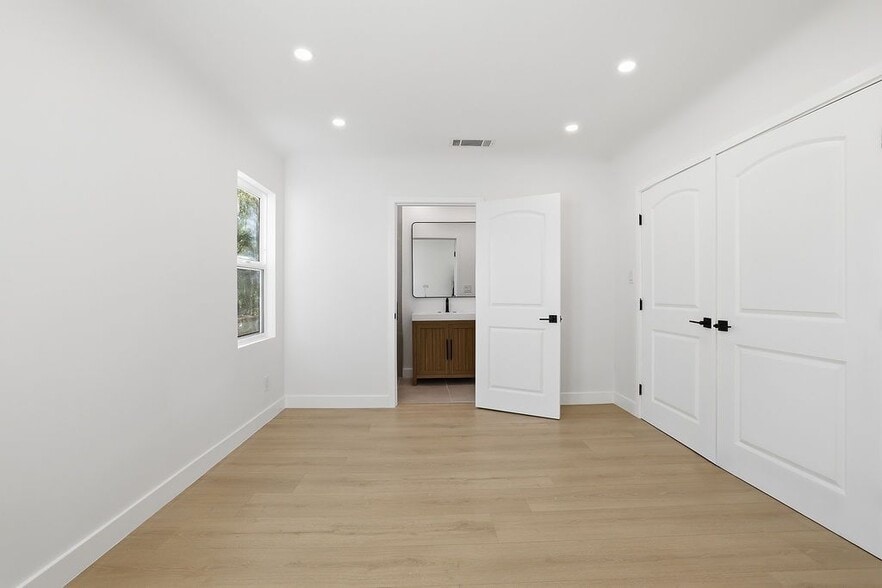 Building Photo - 1722 Bel Aire Dr