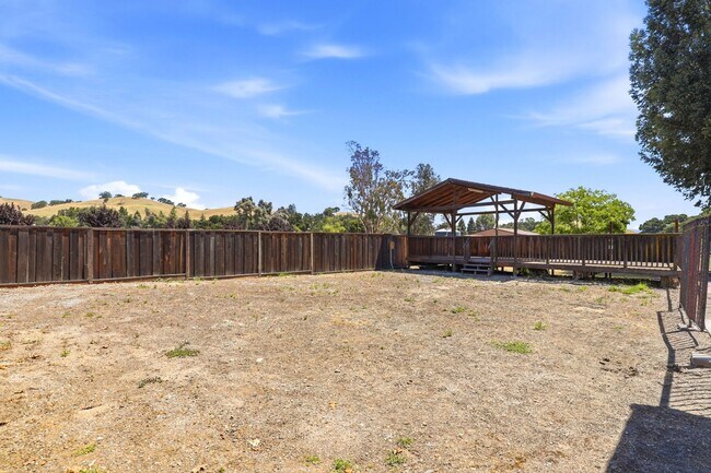 Building Photo - $5495 - Ranch-style home with acreage in West Gilroy's quiet countryside