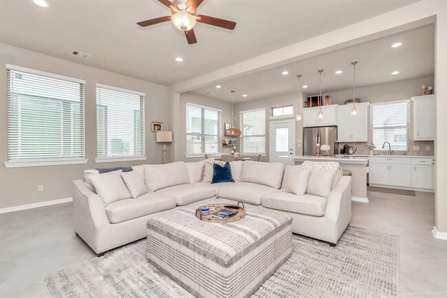 Building Photo - 9423 Starlight Oak Dr