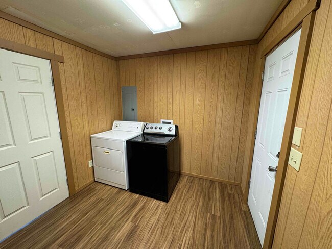 Building Photo - 106 Hope Ln