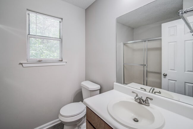 Building Photo - 4084 Hidden Hollow Dr
