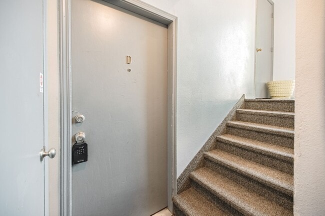 Building Photo - 1765 Zebulon Dr