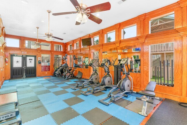 Building Photo - 12770 Rodeo Square Dr