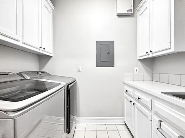 Building Photo - 17745 W Colony Way