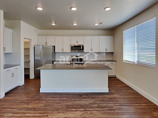 Building Photo - 3341 S 2580 W