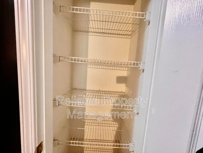 Building Photo - 203 Sturbridge Dr