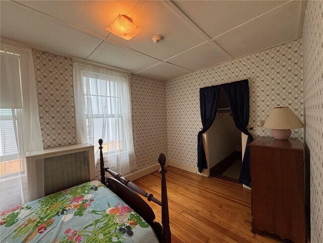 Building Photo - 107 Prospect Hill St