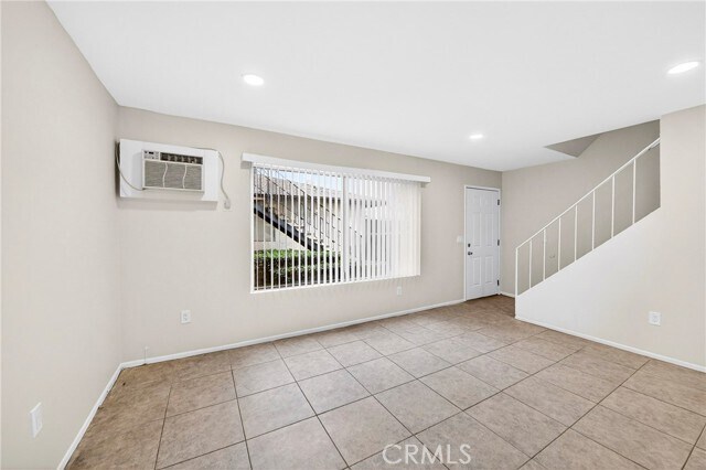 Building Photo - 160 Greentree Ln