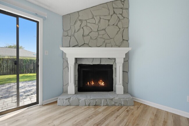 Building Photo - 349 Primrose Cir