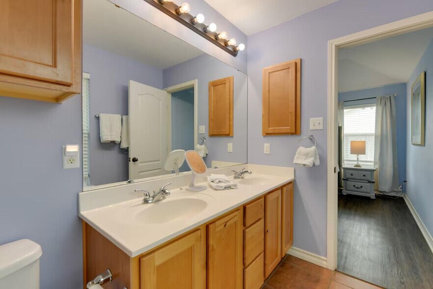 Building Photo - 1509 Oak Harbor Dr