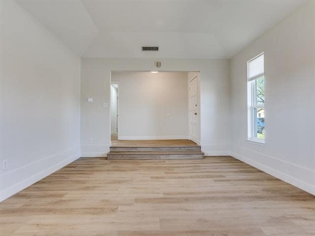 Building Photo - 1242 Delores Dr