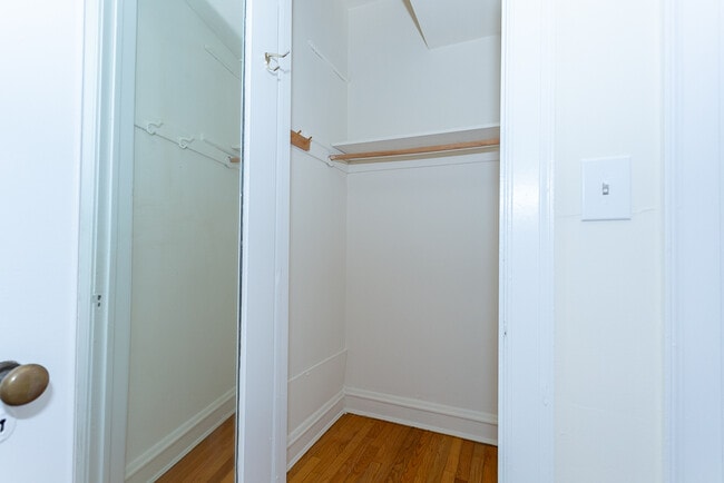 Building Photo - 348 Park Ave