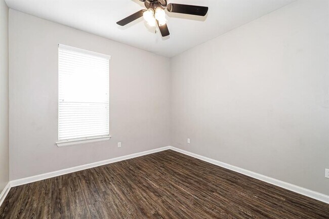 Building Photo - 4213 St Augustine St