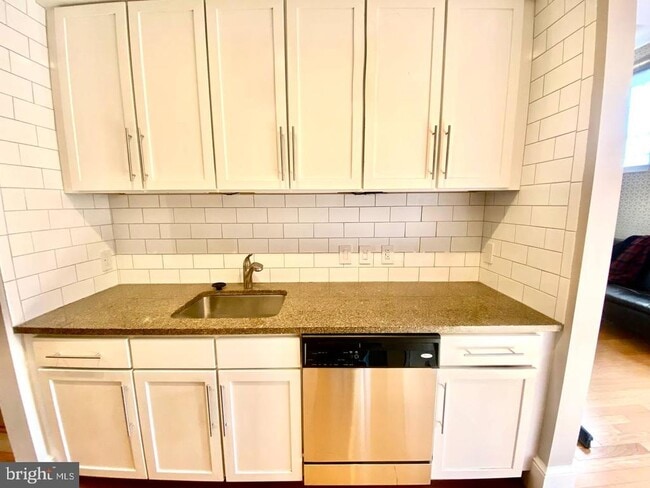 Building Photo - 2035 2nd St NW