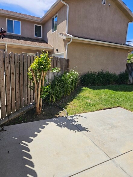 Building Photo - 6649 Cleon Ave