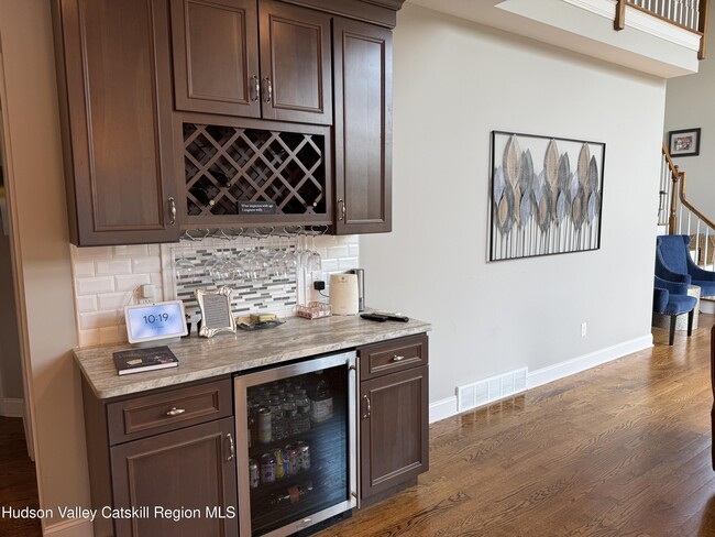 Building Photo - 7 Hammerstone Ln