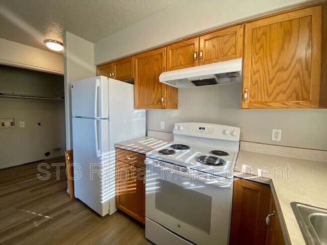 Building Photo - 473 E 1100 S